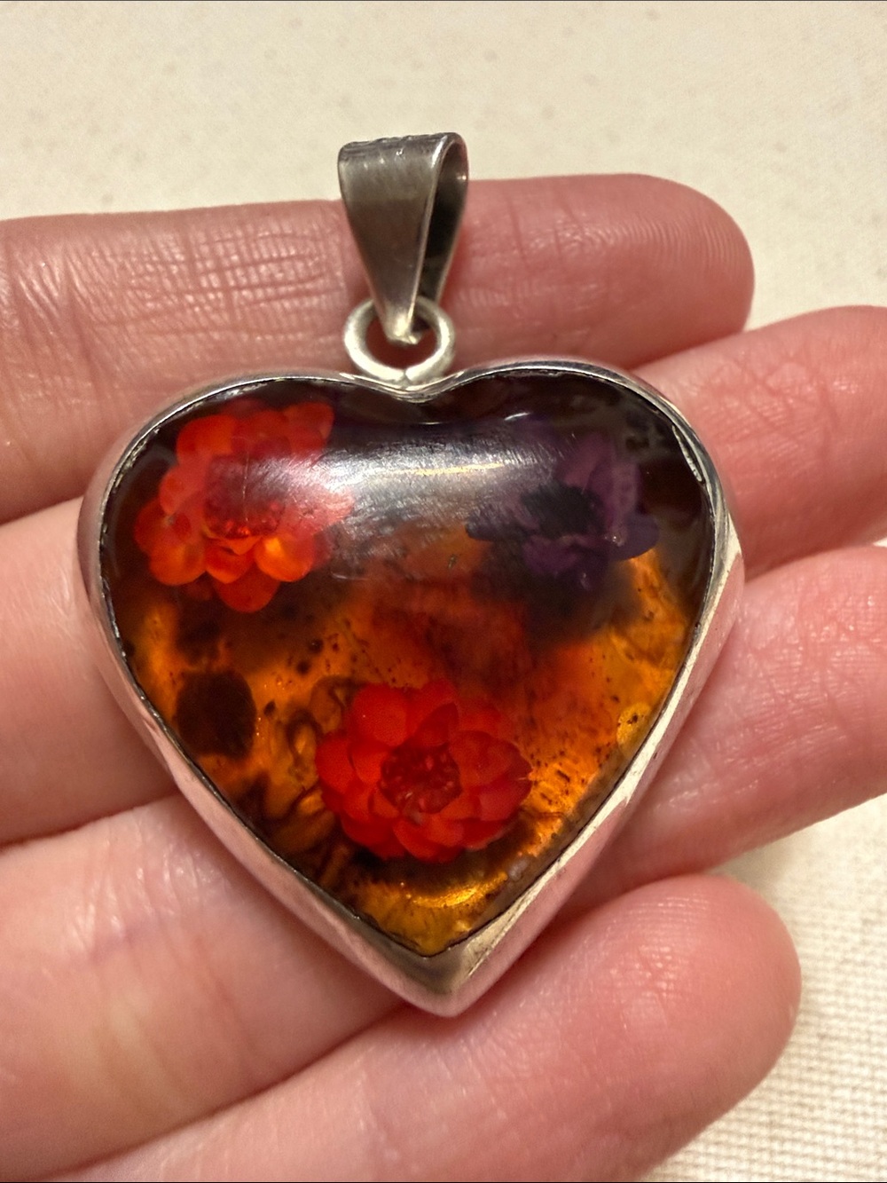 Beautiful Sterling silver 925 Heart-Shaped Amber Floral Pendant Necklace